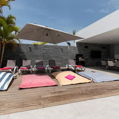 Luxury With Maid Service Private Gym Cinema Heated Pool