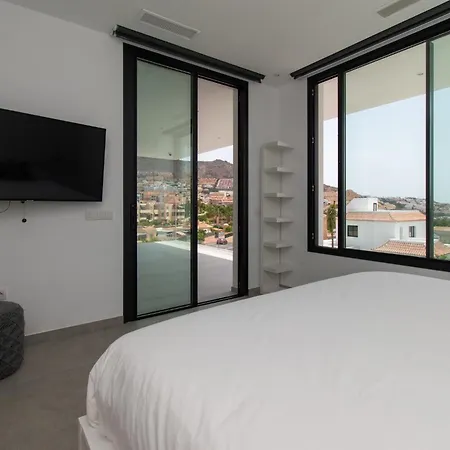 Villa Luxury With Maid Service Private Gym Cinema Heated Pool Costa Adeje (Tenerife)