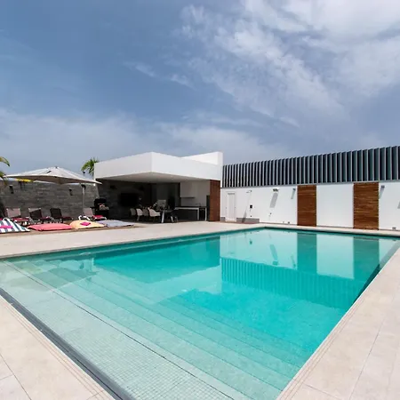 Villa Luxury With Maid Service Private Gym Cinema Heated Pool