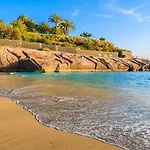 Serenity Vila *
