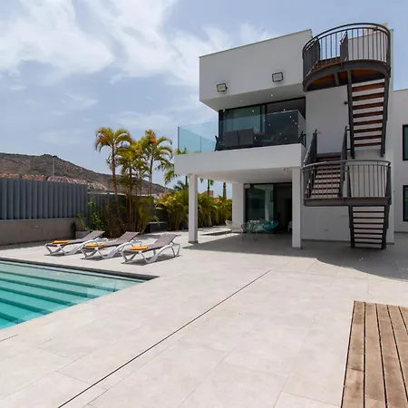 Luxury With Maid Service Private Gym Cinema Heated Pool Villa